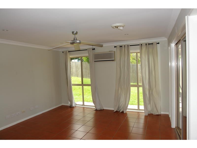 37 Gibson Cr, Bellbowrie QLD 4070